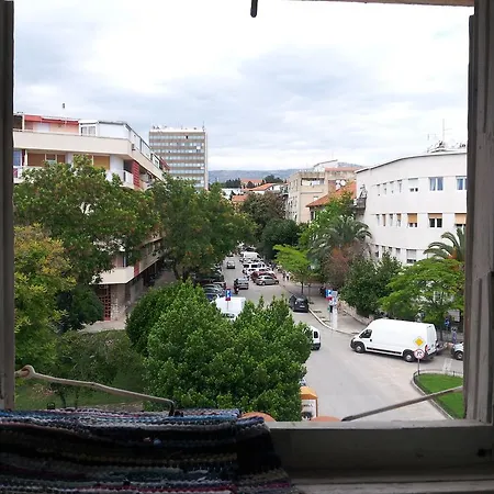 Felix Apartment Split